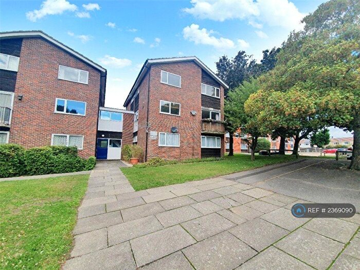 3 Bedroom Maisonette To Rent In Homer Close, Gosport, PO13