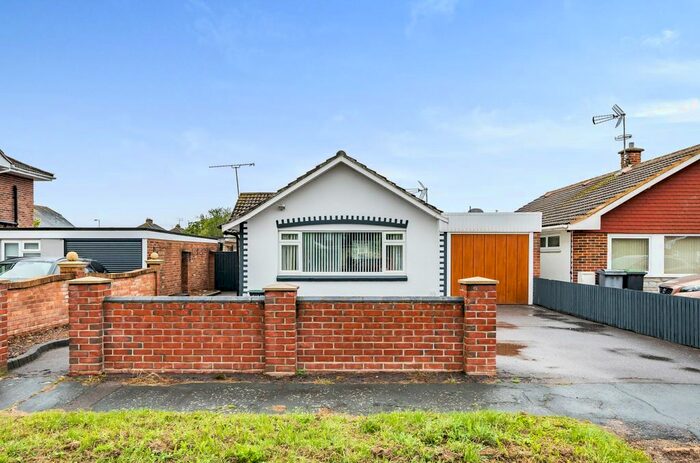 3 Bedroom Detached Bungalow To Rent In Charlesworth Drive, Waterlooville, Hampshire, PO7