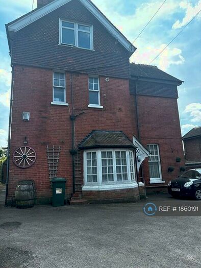 3 Bedroom Flat To Rent In St. Hildas Mount, London, NW7