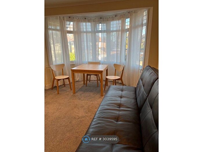 1 Bedroom Flat To Rent In Rusland Park Road, Harrow, HA1