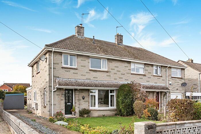 3 Bedroom Semi Detached House For Sale In Larkhill Road, Abingdon, OX14