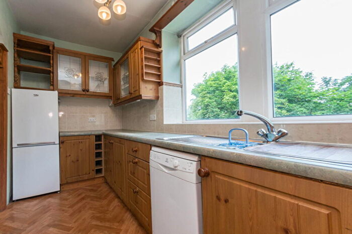3 Bedroom Terraced House For Sale In Station Terrace, Skelmanthorpe, HD8