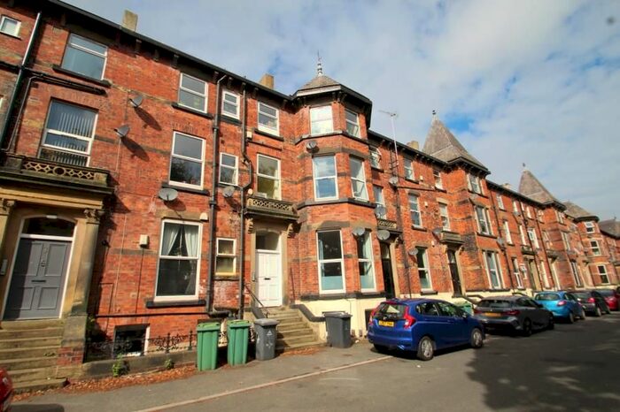 2 Bedroom Flat To Rent In Basement Flat, Westfield Terrace, Chapel Allerton, LS7