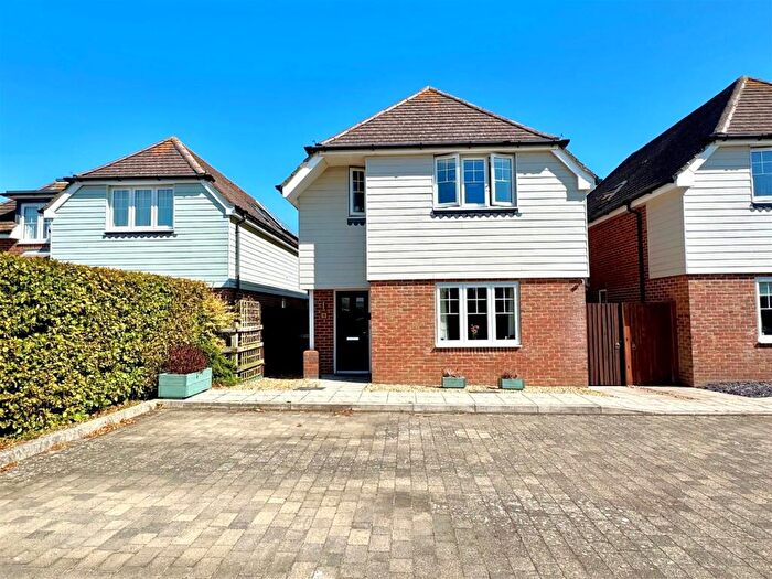3 Bedroom Detached House For Sale In Hawksworth Place, Titchfield Common, PO14