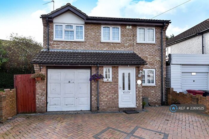 4 Bedroom Detached House To Rent In Bower Way, Slough, SL1