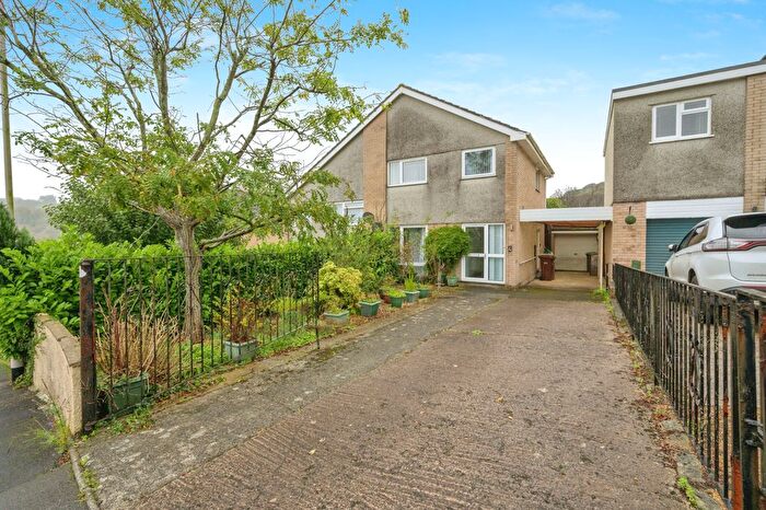 3 Bedroom Semi-Detached House For Sale In Holly Park Close, Plymouth, Devon, PL5