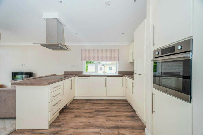 2 Bedroom Park Home For Sale In Beverley, Yorkshire, HU17