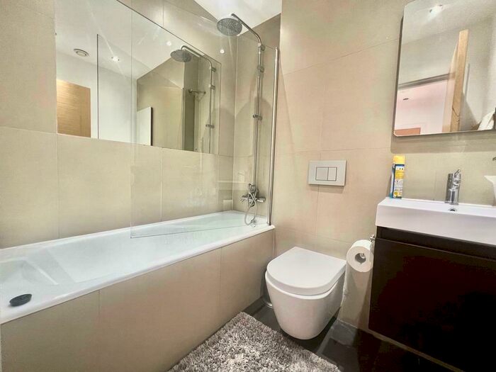 1 Bedroom Flat To Rent In Waddon House, CR0