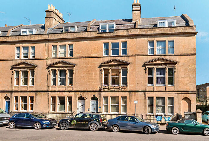 1 Bedroom Apartment For Sale In Bathwick Street, Bath, Somerset, BA2