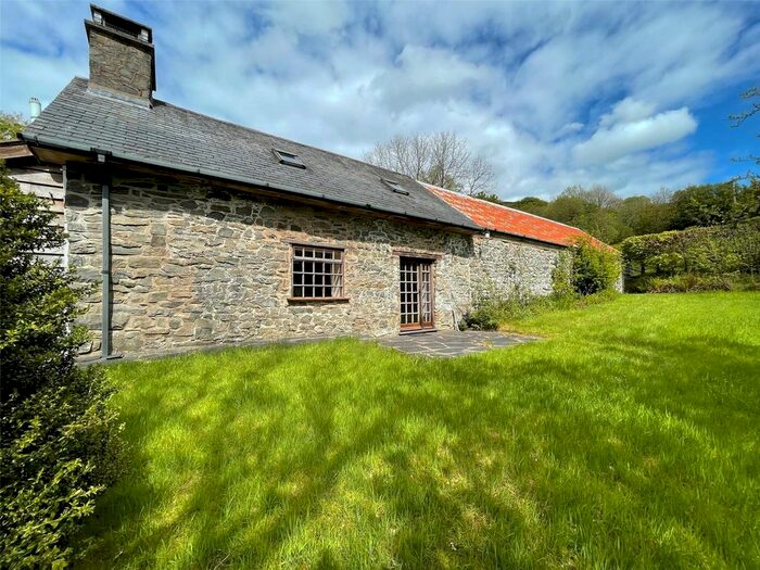 2 Bedroom Cottage For Sale In Llidiartywaun, Llanidloes, Powys SY18
