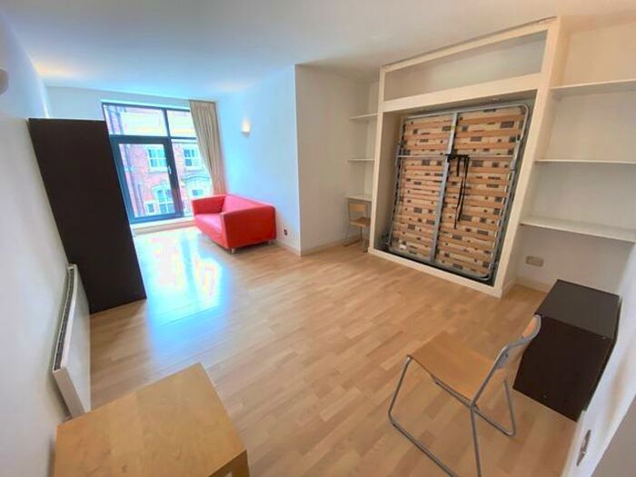 Apartment To Rent In Britannia House Financial District City Centre, LS1