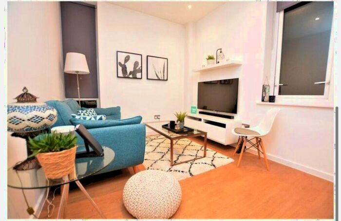 1 Bedroom Flat For Sale In Bath Road, Slough, Berkshire, SL1