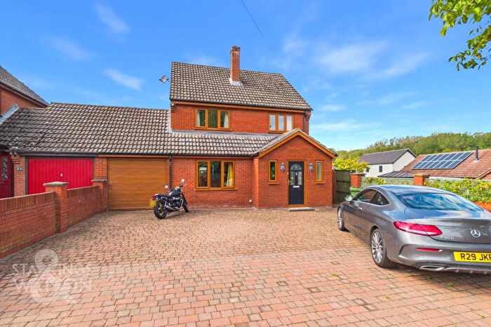 3 Bedroom Link Detached House For Sale In High Street, Wicklewood, Wymondham, NR18