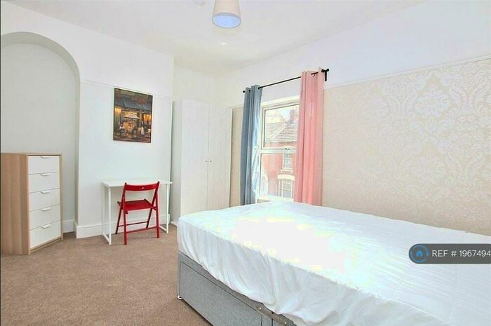 5 Bedroom Terraced House To Rent In Hood Street, Northampton, NN1