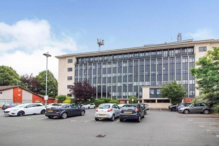 2 Bedroom Flat For Sale In Blackpole Road, Worcester, WR4