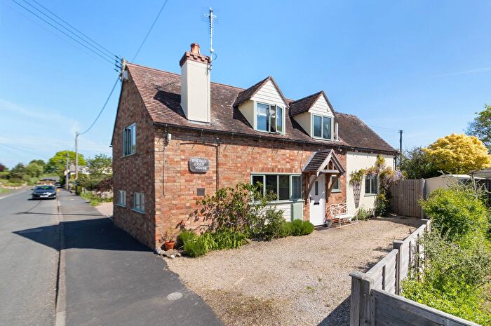 3 Bedroom Detached House For Sale In Upper Street, Defford, Worcester, WR8