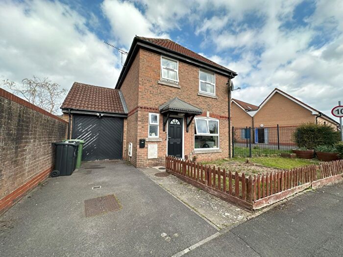 3 Bedroom Detached House To Rent In Pasture Close, Swindon, SN2
