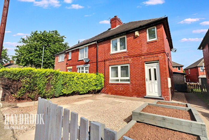 2 Bedroom Semi-Detached House For Sale In Cliffedale Crescent, Worsbrough, S70
