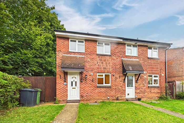 3 Bedroom Semi-Detached House For Sale In Colliston Walk, Calcot, Berkshire, RG31