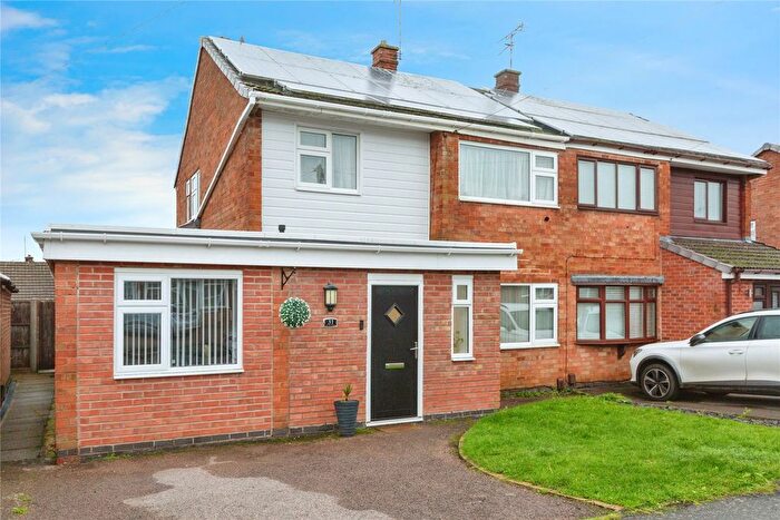 3 Bedroom Semi-Detached House For Sale In St. Ives Road, Wigston, Leicestershire, LE18