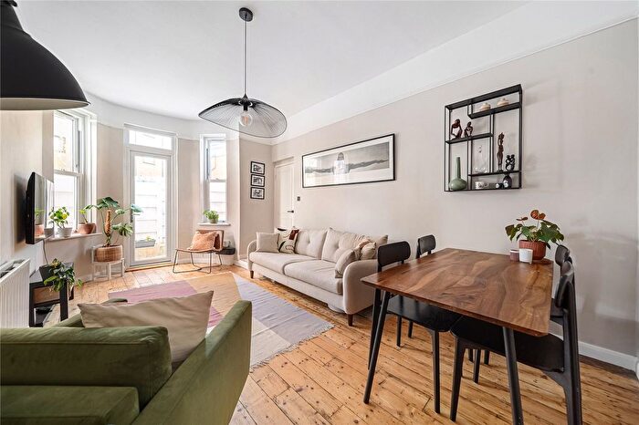 2 Bedroom Flat For Sale In Thornlaw Road, London, SE27