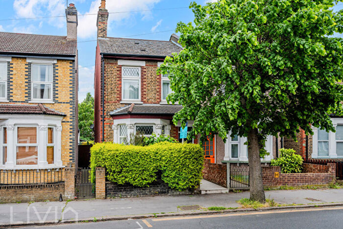 3 Bedroom Semi-Detached House For Sale In Davidson Road, Croydon, Greater London, CR0