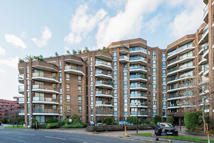 1 Bedroom Flat To Rent In Blythe Road, Brook Green, W14