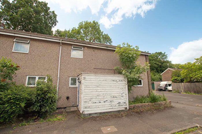 3 Bedroom End Of Terrace House To Rent In Greville Close, Guildford, GU2