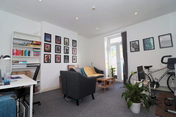 2 Bedroom Flat To Rent In Newport Rd, Roath, CF24