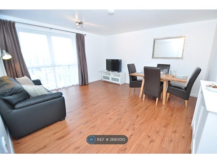 1 Bedroom Flat To Rent In Burnside Court, Romford, RM1