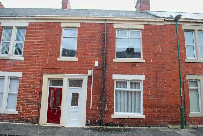 2 Bedroom Flat To Rent In Frobisher Street, Hebburn, NE31