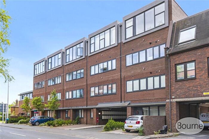 2 Bedroom Apartment For Sale In Chertsey Road, Woking, Surrey, GU21