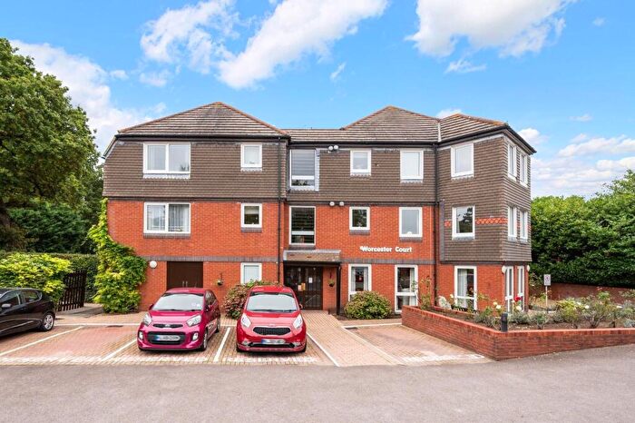 2 Bedroom Retirement Property For Sale In Salisbury Road, Worcester Court, KT4