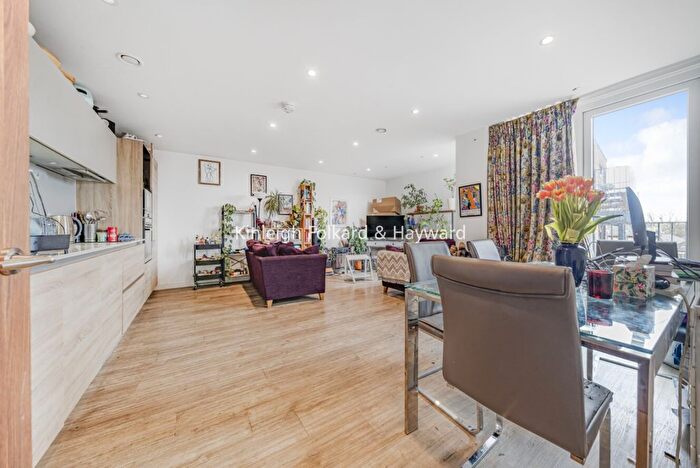 2 Bedroom Flat To Rent In Tooting High Street, Tooting, London, SW17