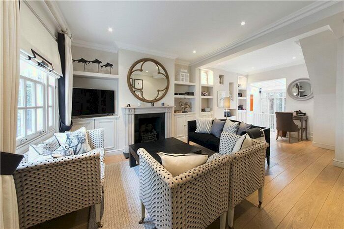 3 Bedroom Terraced House To Rent In Montpelier Walk, Knightsbridge, London, SW7