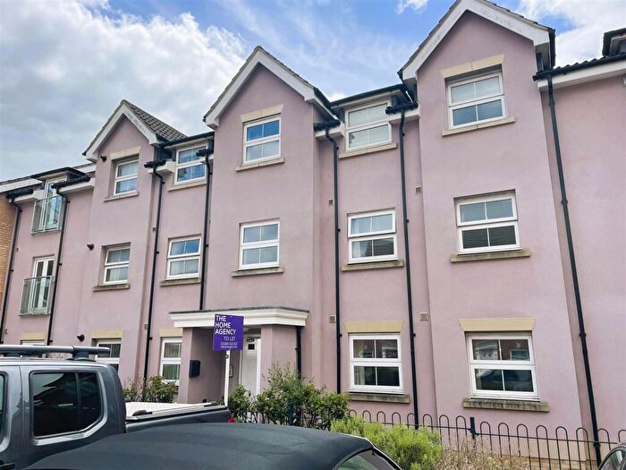 2 Bedroom Apartment To Rent In White's Way, Hedge End, SO30
