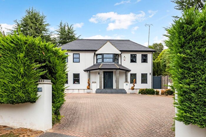 4 Bedroom Detached House For Sale In Valley Road, Rickmansworth, Hertfordshire, WD3