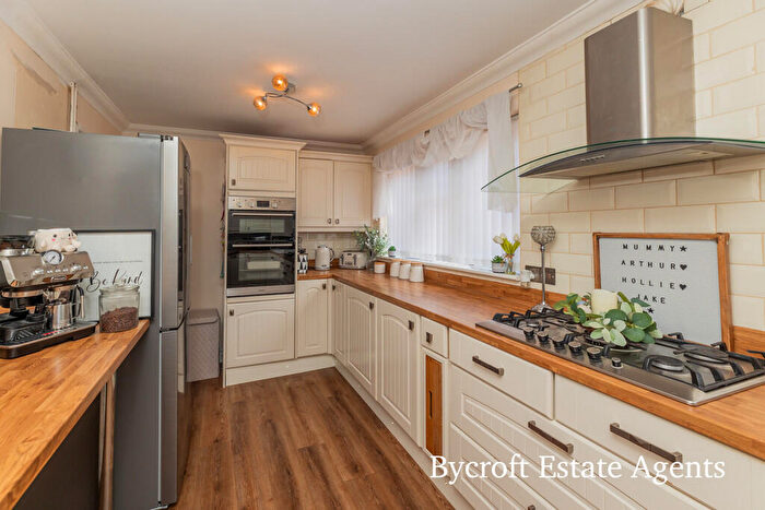 5 Bedroom Semi-Detached House For Sale In Soudan Close, Caister-on-sea, Great Yarmouth, NR30