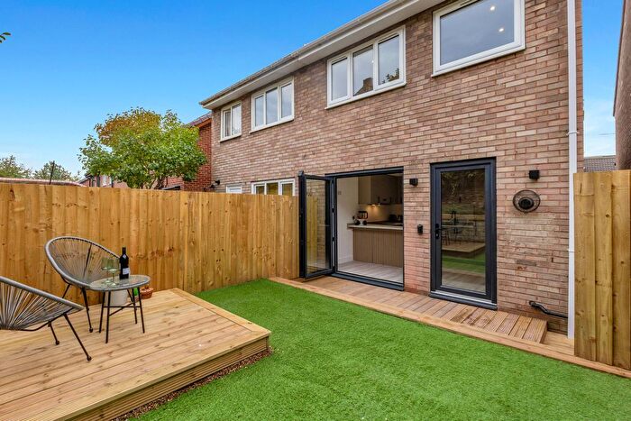 3 Bedroom Semi-Detached House For Sale In Clement Mews, Rotherham, S61