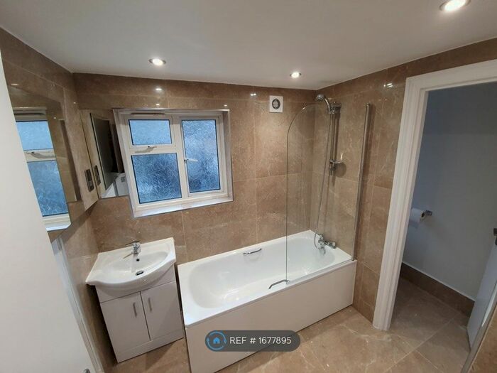 1 Bedroom Flat To Rent In Ferme Park Road, London, N4