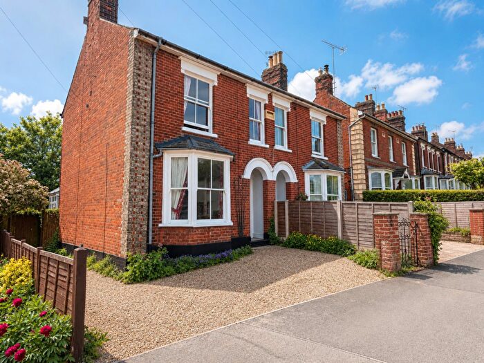 3 Bedroom Semi-Detached House For Sale In Springfield Road, Bury St Edmunds, Suffolk, IP33