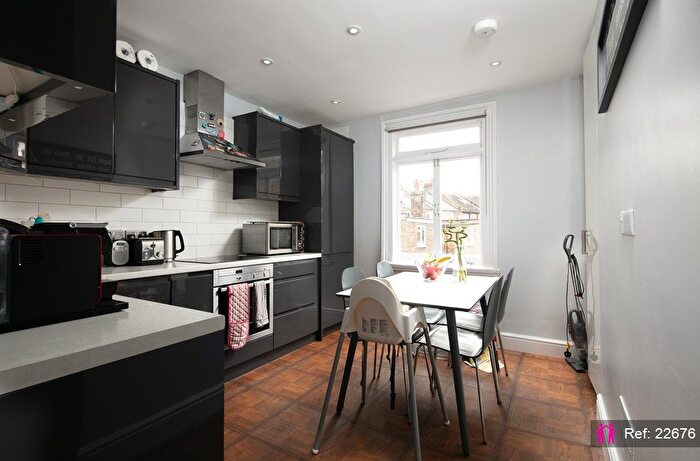 2 Bedroom Flat To Rent In Saltram Crescent, London, W9