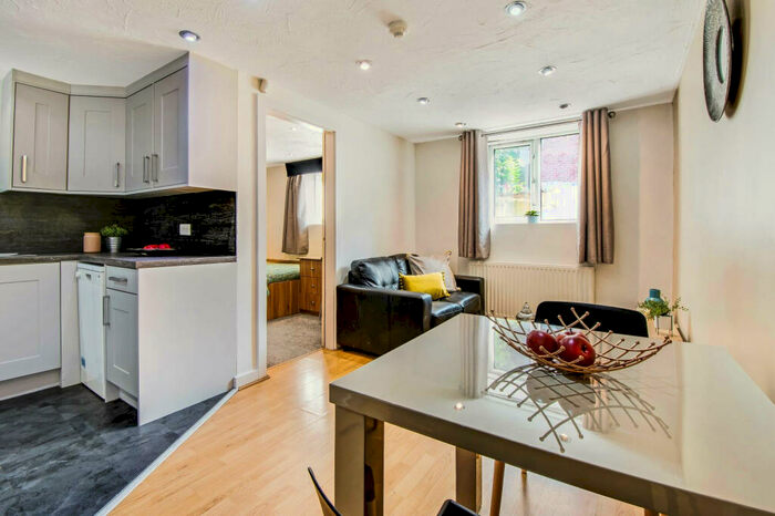 1 Bedroom House To Rent In Woodsley Road, Leeds, LS3