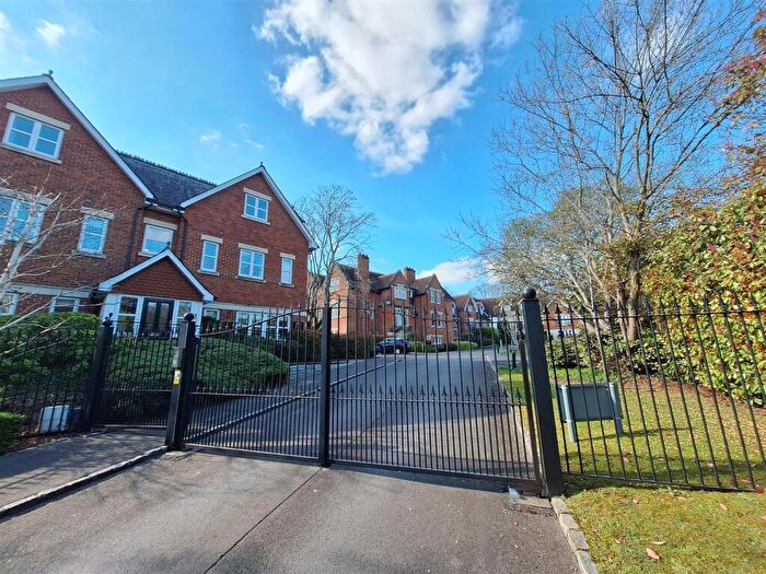 2 Bedroom Flat To Rent In Upcross House, RG1