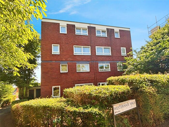 3 Bedroom Apartment For Sale In Westerham Walk, Reading, Berkshire, RG2