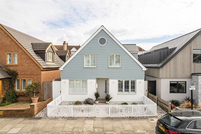 5 Bedroom Detached House To Rent In Tandridge Road, Hove, BN3