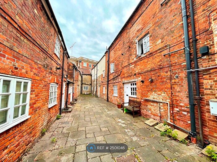 1 Bedroom Flat To Rent In Hill Street, Trowbridge, BA14