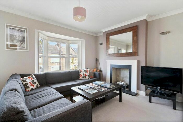2 Bedroom Maisonette To Rent In Starfield Road, London, W12