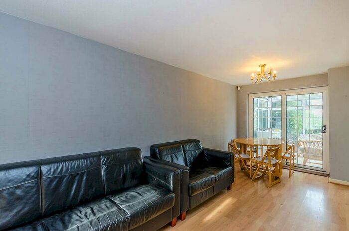 5 Bedroom Terraced House To Rent In Verwood Road, North Harrow, Harrow, HA2