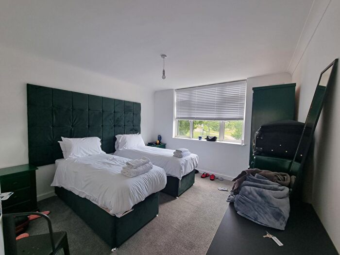 4 Bedroom Flat To Rent In Gainsborough Square, Bristol, BS7